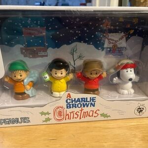 Peanuts Christmas Action Figures - Yellow, Orange, Red, White